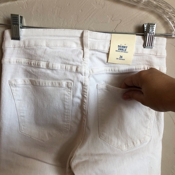 NWT H&M White Skinny Ankle Jeans - Picture 5 of 8